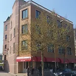 Lotus Hotel 3*