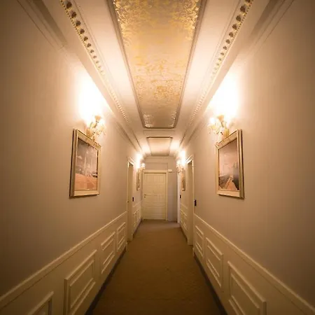 Lotus Hotel